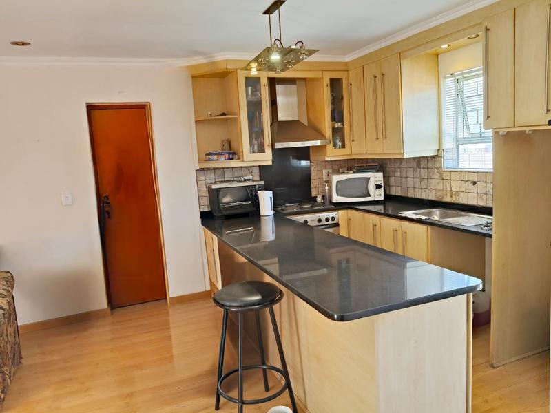 2 Bedroom Property for Sale in Oakglen Western Cape